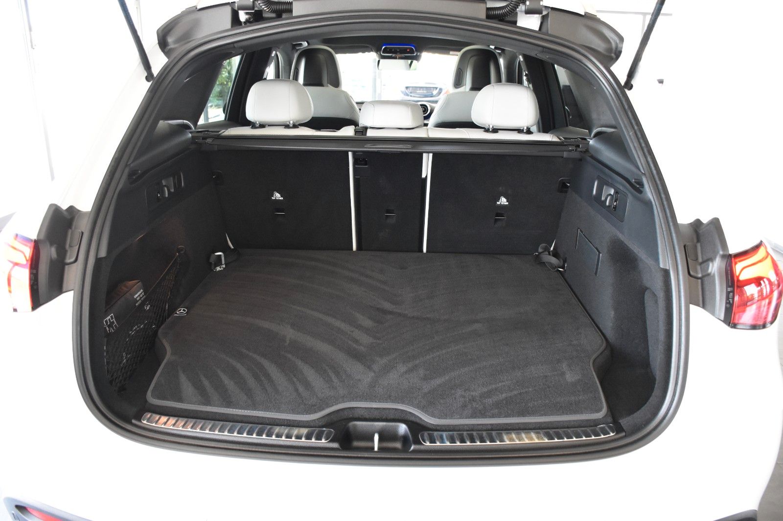 Mercedes-Benz GLC 300 de 4M AMG LINE - Samsaru's Car Outlet