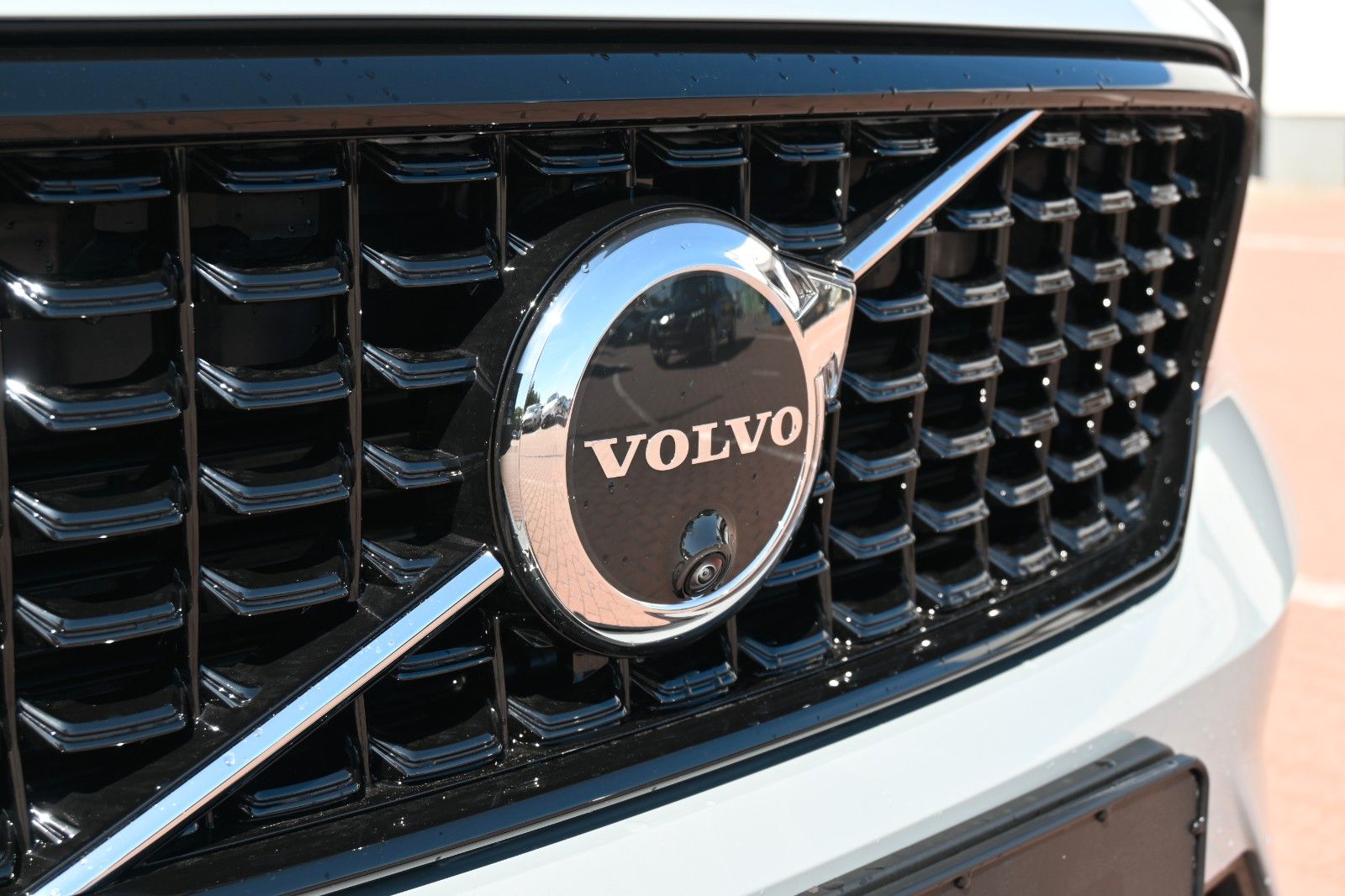 Volvo XC40 B4 DKG Ultra Dark*FSHZG*PANO*360°*ACC*AHK