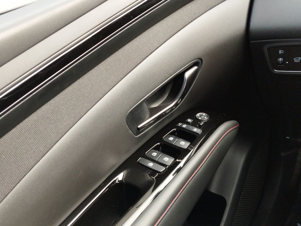 Hyundai TUCSON 1.6 T-GDi PHEV N-Line - Samsaru's Car Outlet
