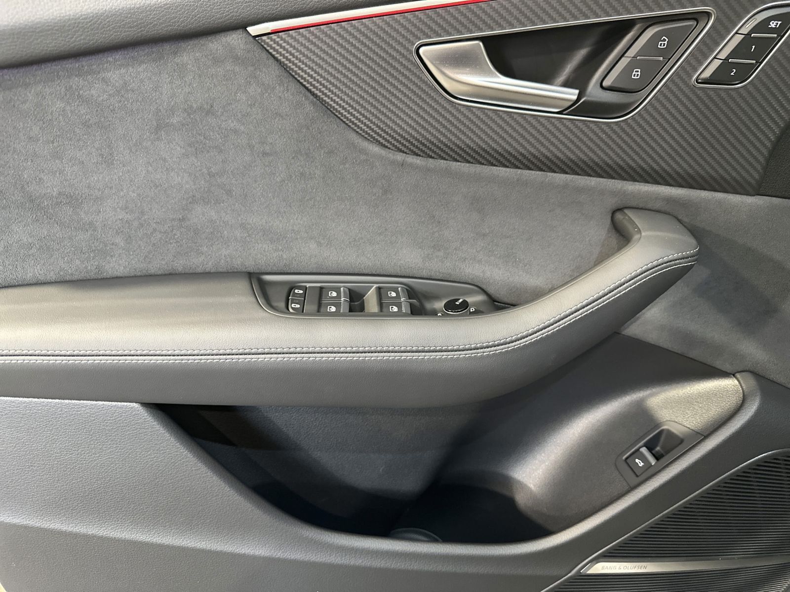 Audi Q8 50 TDI QUATT S LINE HD-MATRIX+AHK+RAUTE+PANO+
