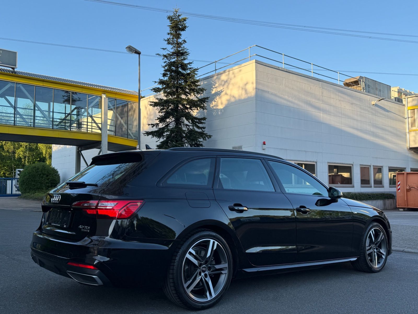 Audi A4 Avant 40 TDI Quattro *S-LINE *MEMORY*1HAND*