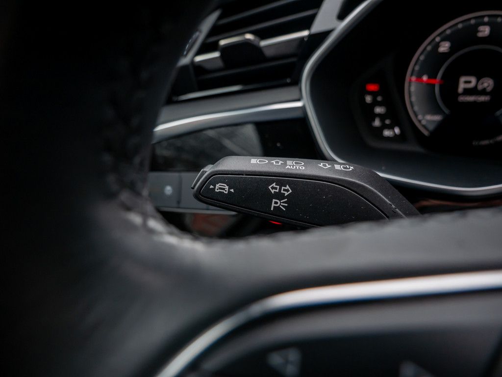 Audi Q3 S line 35 TDI quattro S tronic - Samsaru's Car Outlet