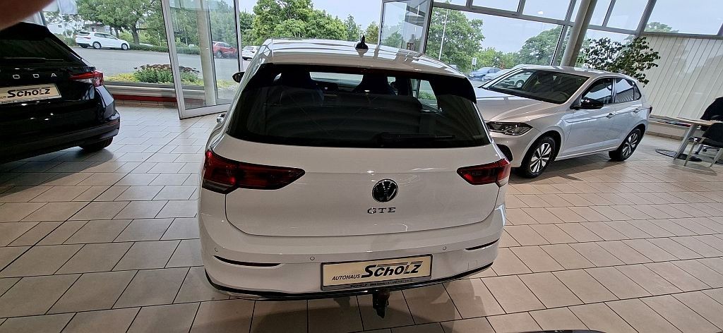Volkswagen Golf VIII GTE eHybrid - Samsaru's Car Outlet