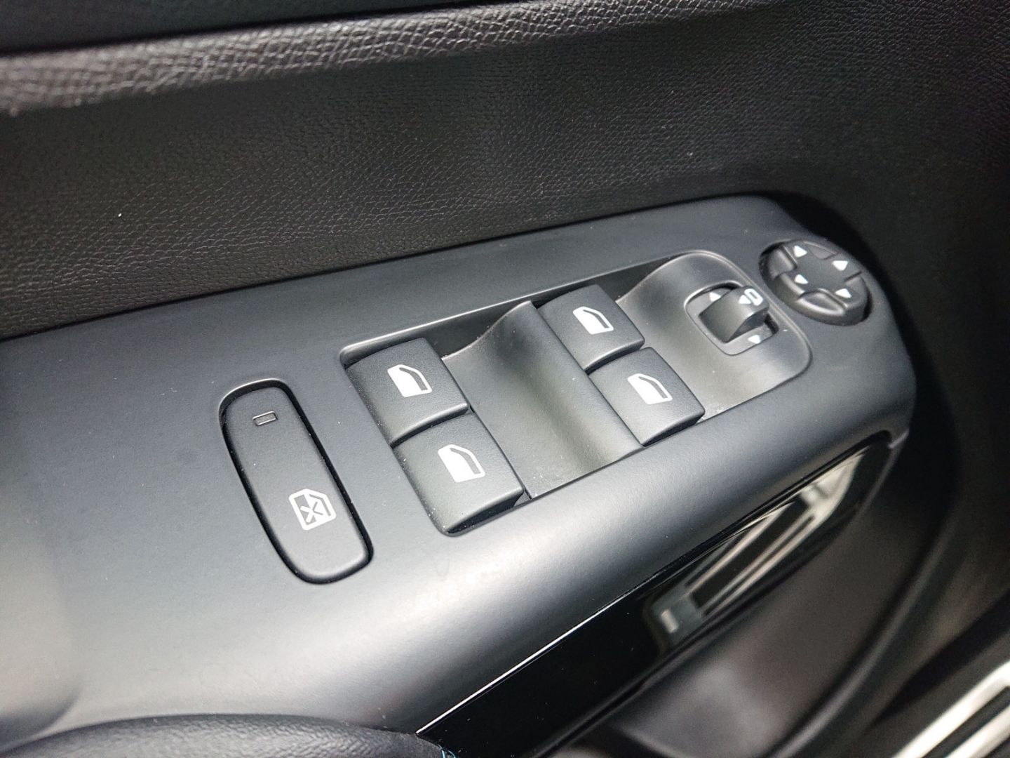 Citroën C5 Aircross Hybrid 225 e.EAT8 SHINE PACK AHK Led