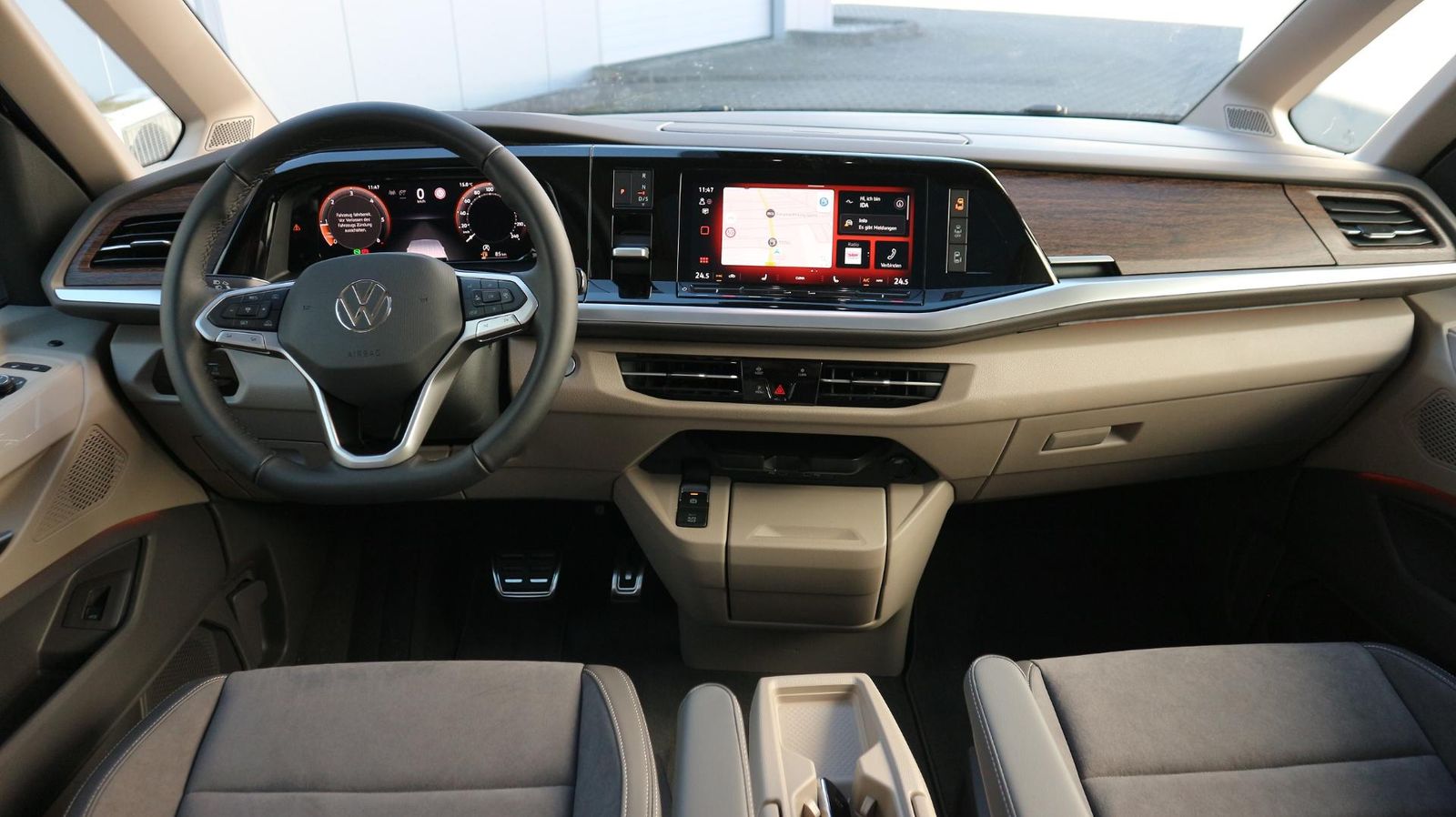 Volkswagen Multivan Style - Samsaru's Car Outlet