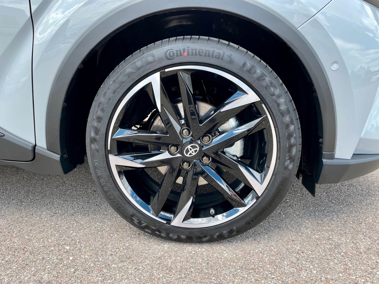 Toyota C-HR GR Sport Hybrid - Samsaru's Car Outlet