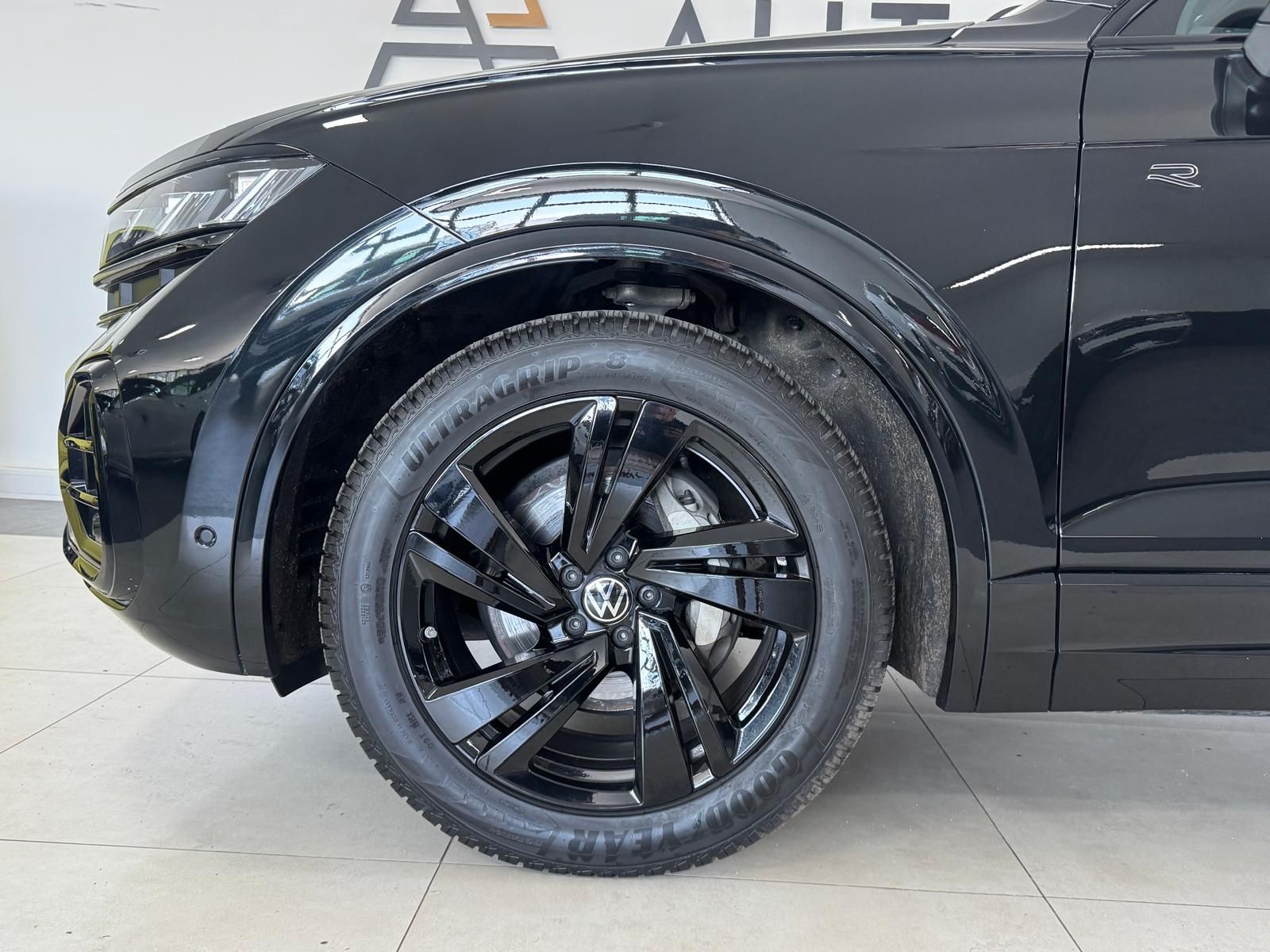 Volkswagen Touareg R-Line 4M TDI BlackStyle*LUFT*STH*AHK*IQ