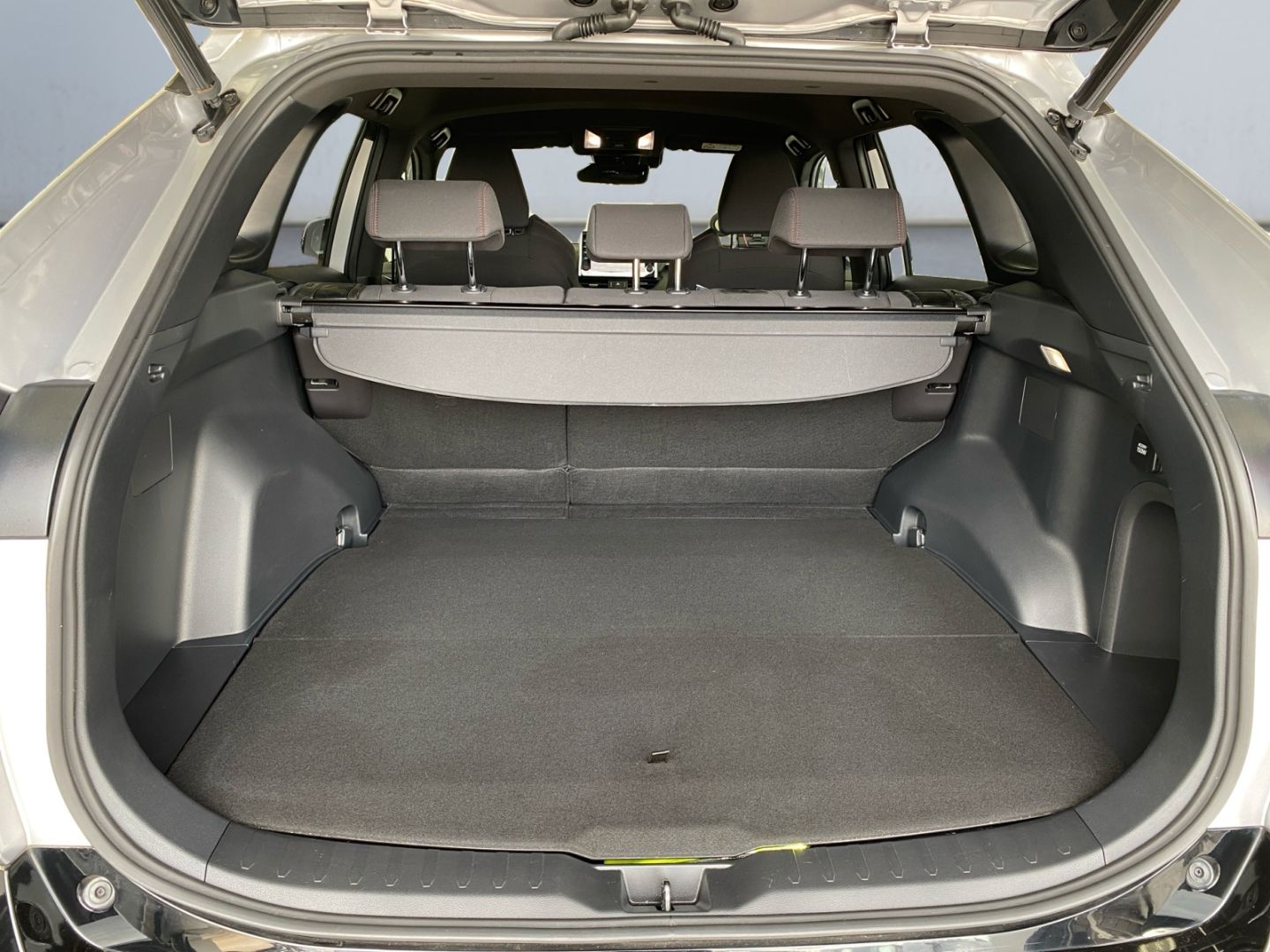 Toyota RAV 4 Plug-in-Hybrid - Samsaru's Car Outlet