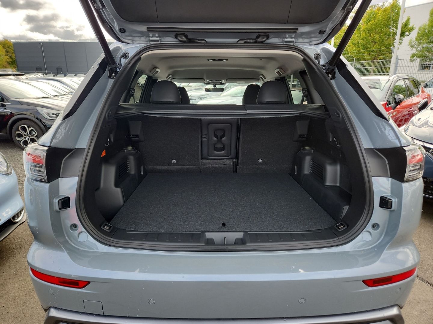 Mitsubishi Plug-in Hybrid Outlander Intro 4WD *neues Modell