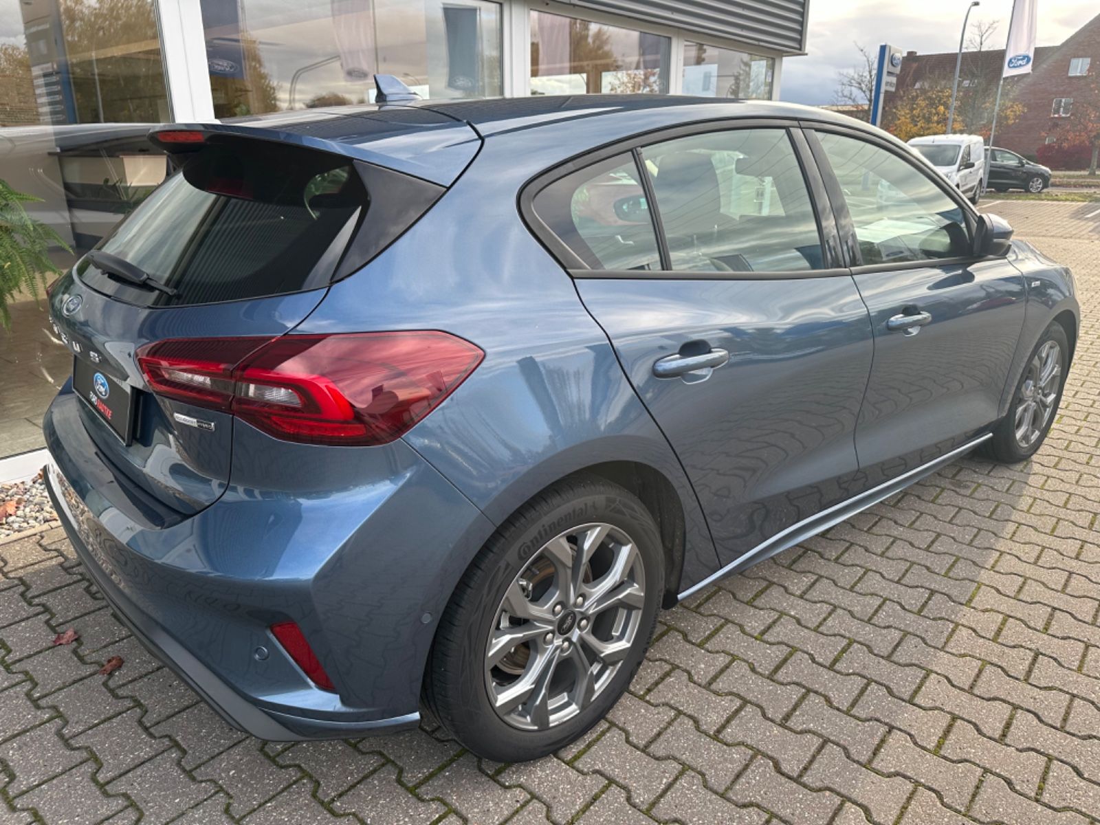 Ford Focus Lim. ST-Line Hybrid >SYNC4+KAMERA+BLIS+AHK
