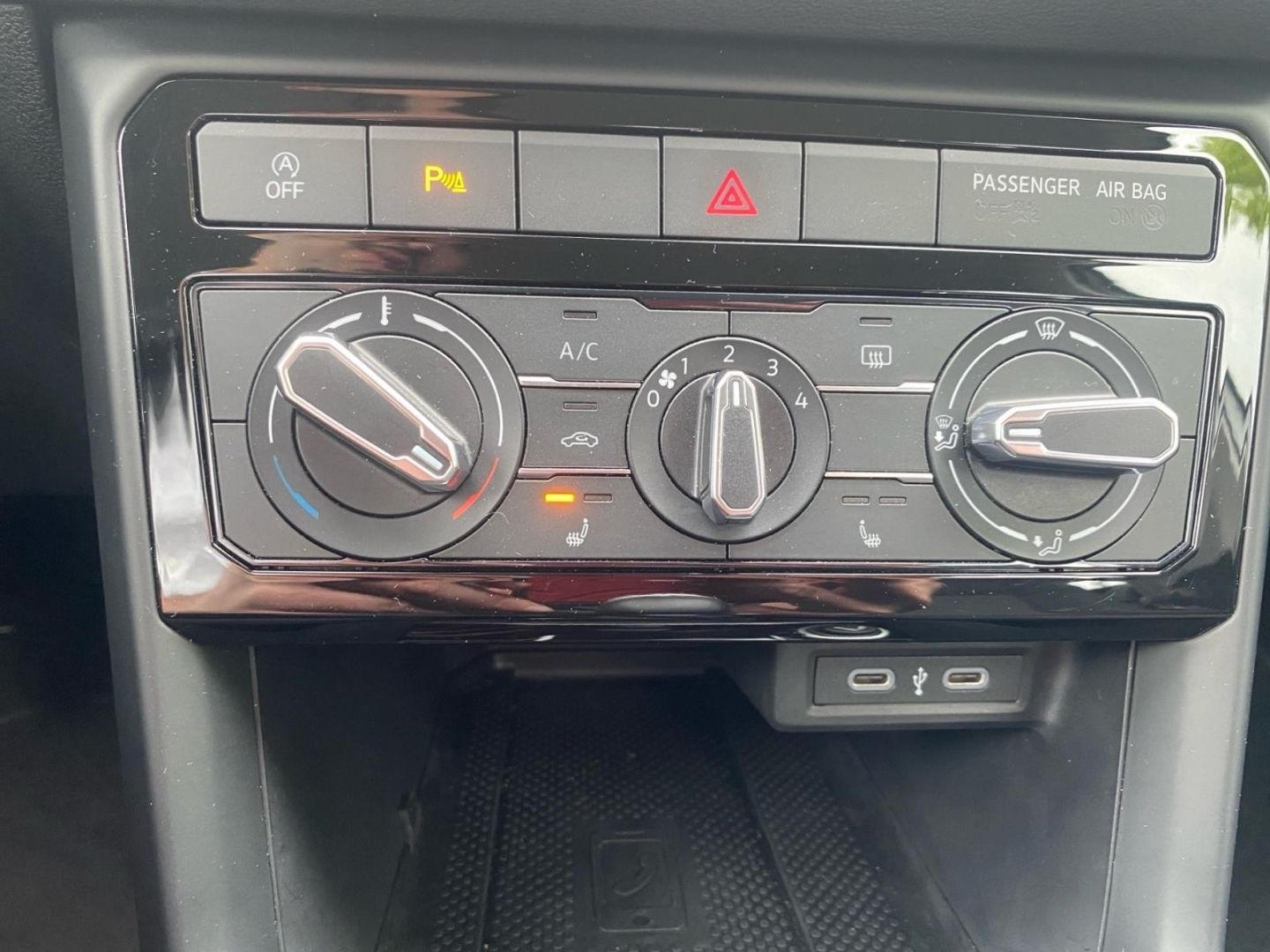 Volkswagen T-Cross 1.0 TSI Life - Samsaru's Car Outlet