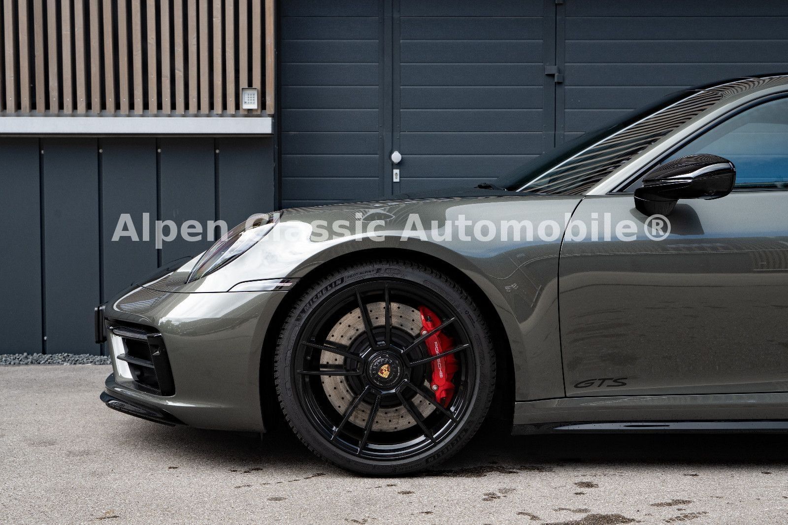 Porsche 992 Carrera 4 GTS Sport Chrono, Burmest