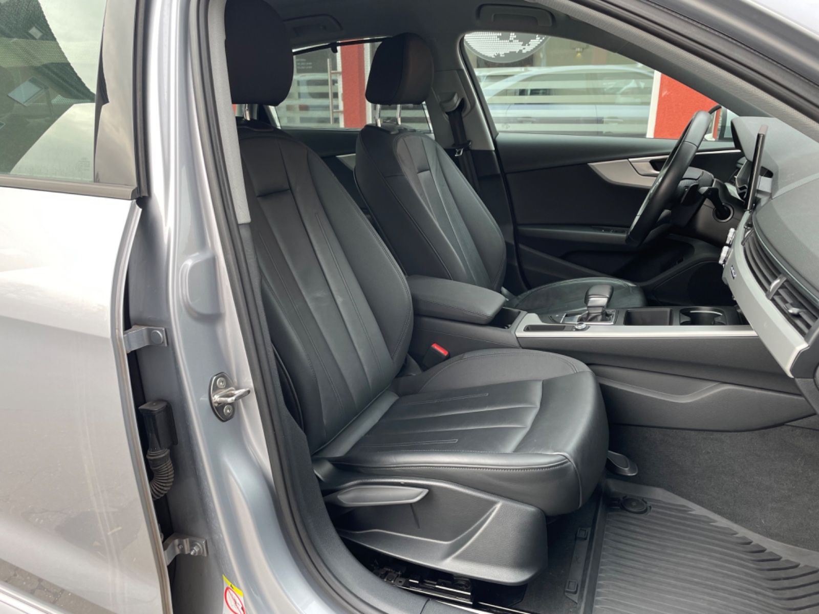 Audi A4 Lim. 40 TDI quattro advanced
