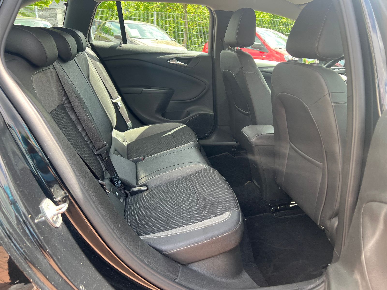Opel Astra K Sports Tourer Elegance - Samsaru's Car Outlet