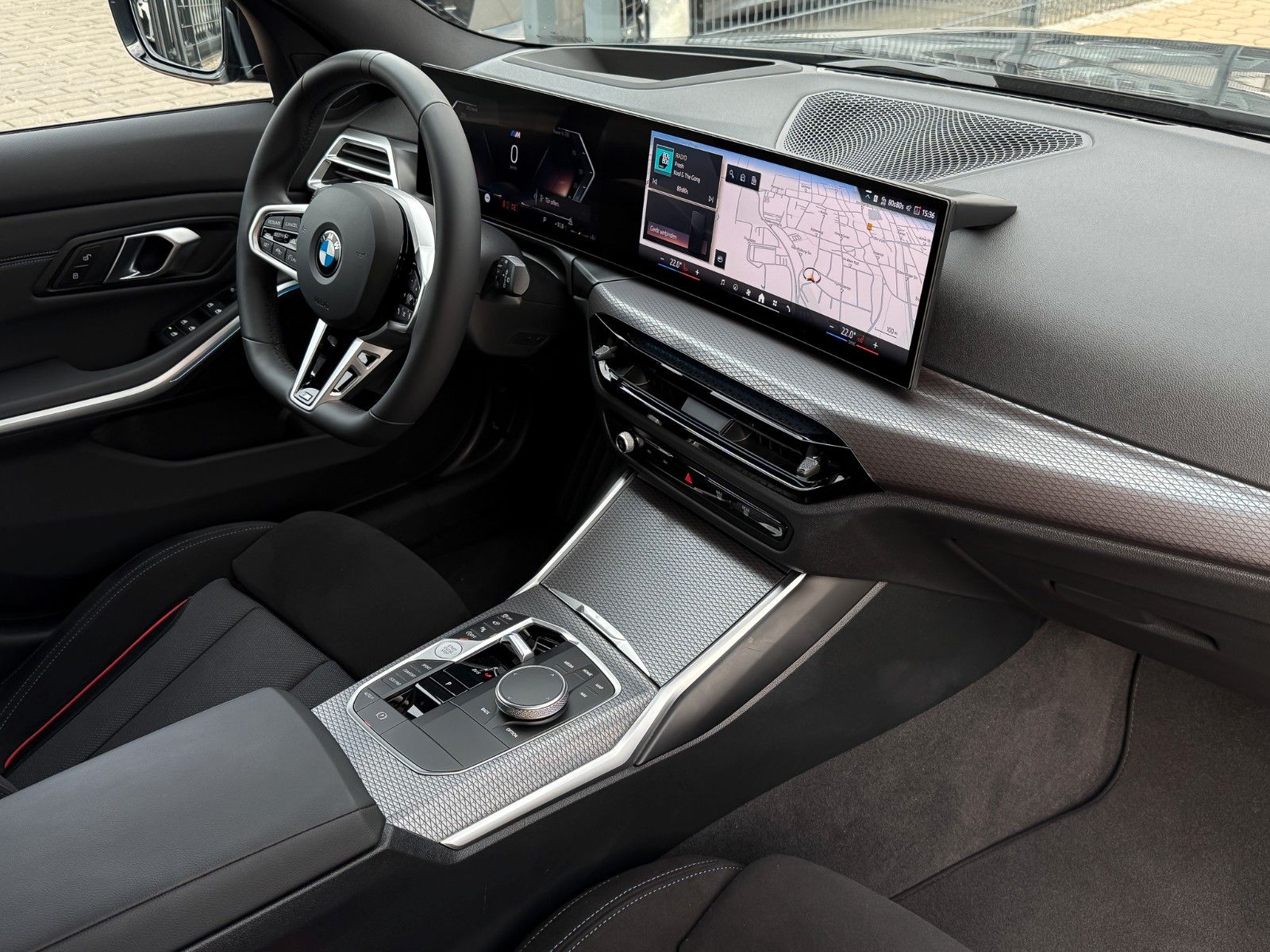 BMW 320i M Sport 18" HuD AHK ACC 360° hifi LED+