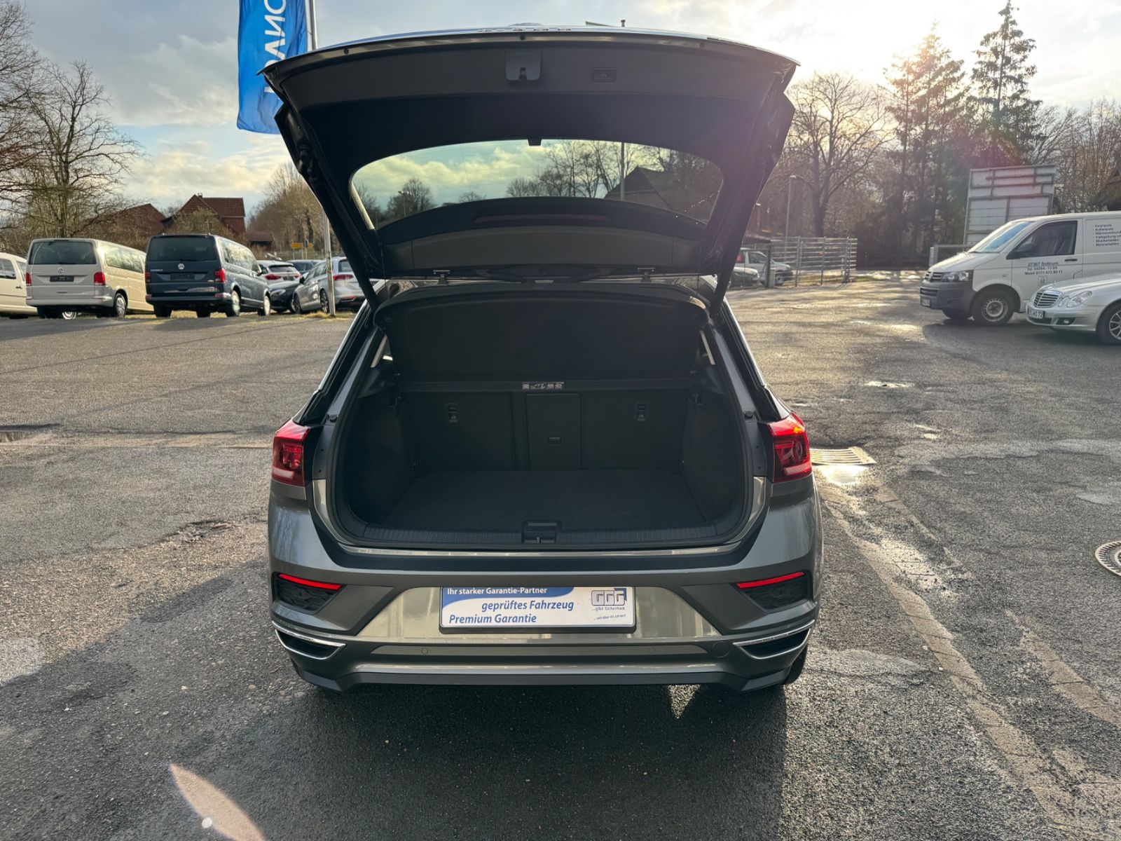 Volkswagen T-Roc Style 4Motion R-Line - Samsaru's Car Outlet