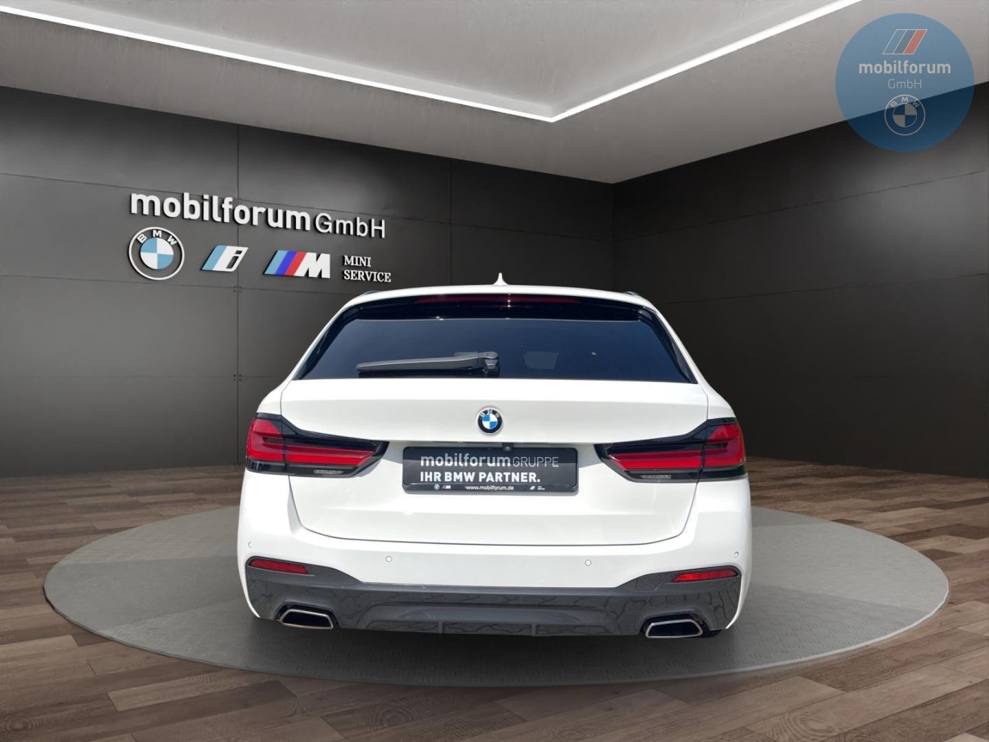 BMW 530 i Touring M-Sport AHK StandHZG Panorama