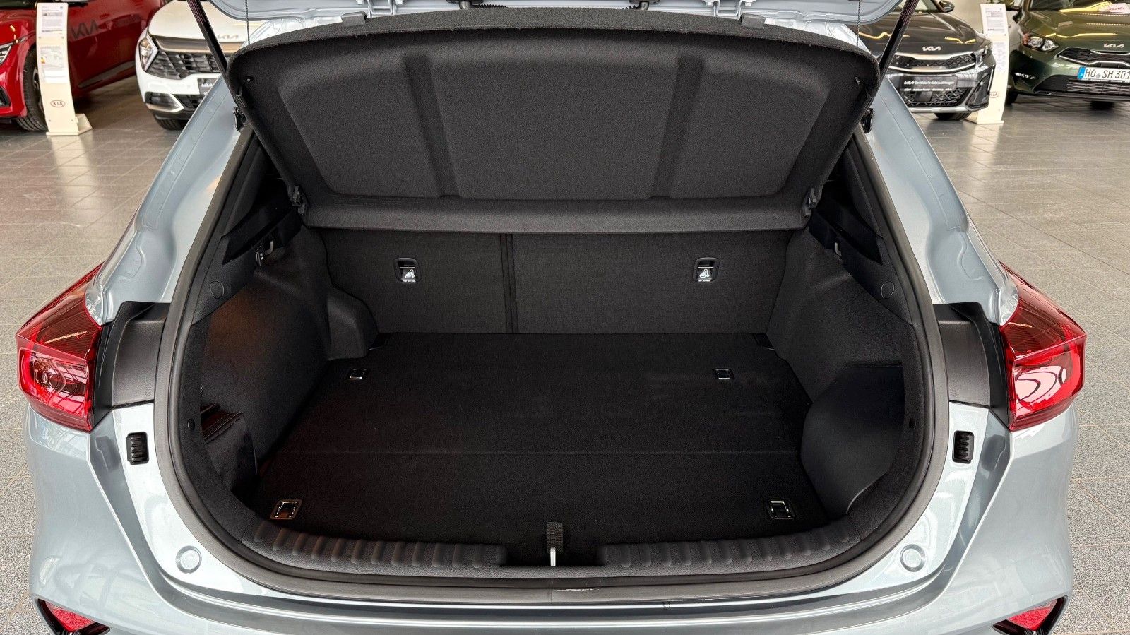 Kia XCeed 1.6 PHEV Spirit - Samsaru's Car Outlet