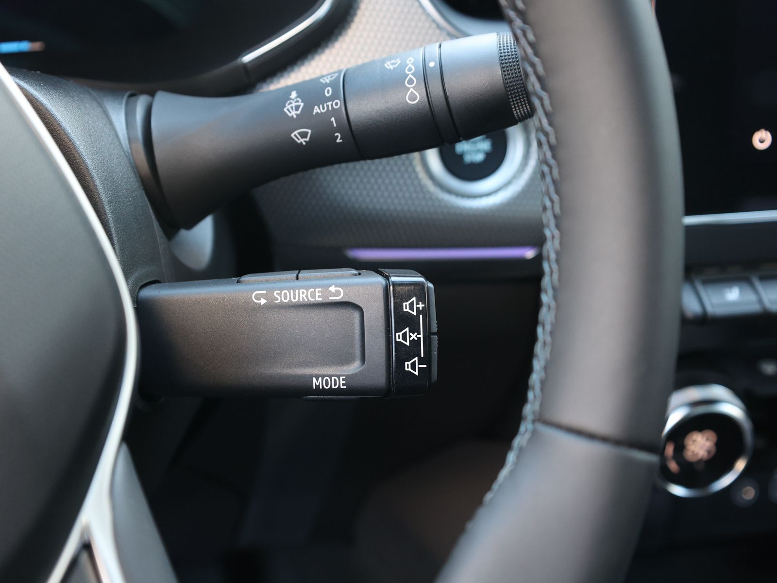 Renault Arkana TECHNO+E-Tech Full Hybrid - Samsaru's Car Outlet