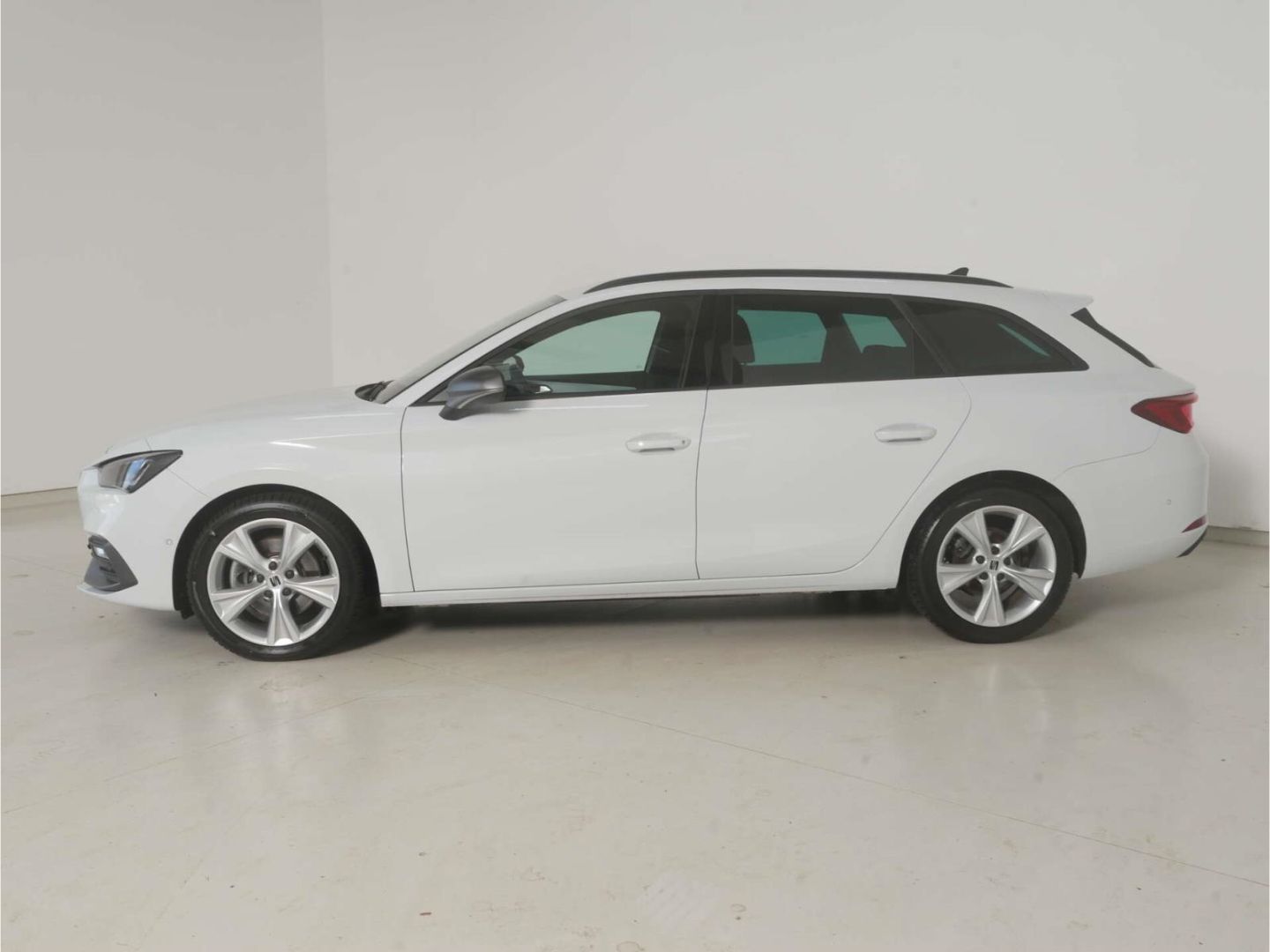 Seat Leon Sportstourer 2.0 TDI DSG FR AHK/NAV/RFK/ACC