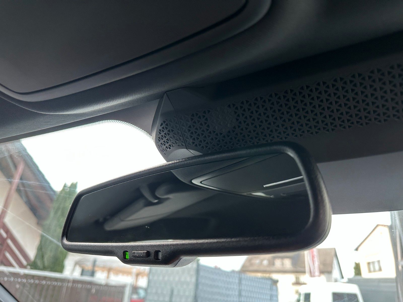 MG4 Luxury Elektro LED Navi Cam Shzg Lkr.Hzg ACC