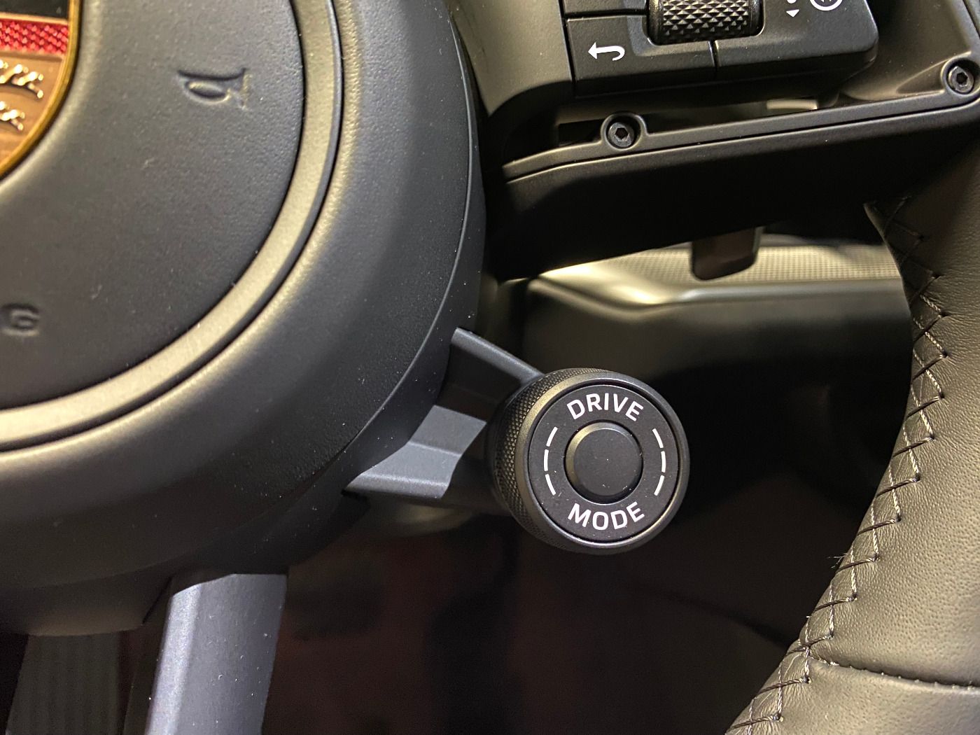 Porsche Cayenne E-Hybrid Coupe | Adaptive Luftfederung |