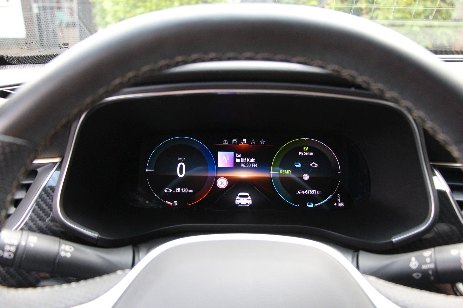 Renault Arkana Full Hybrid 145 E-TECH engineered - Samsaru's Car Outlet