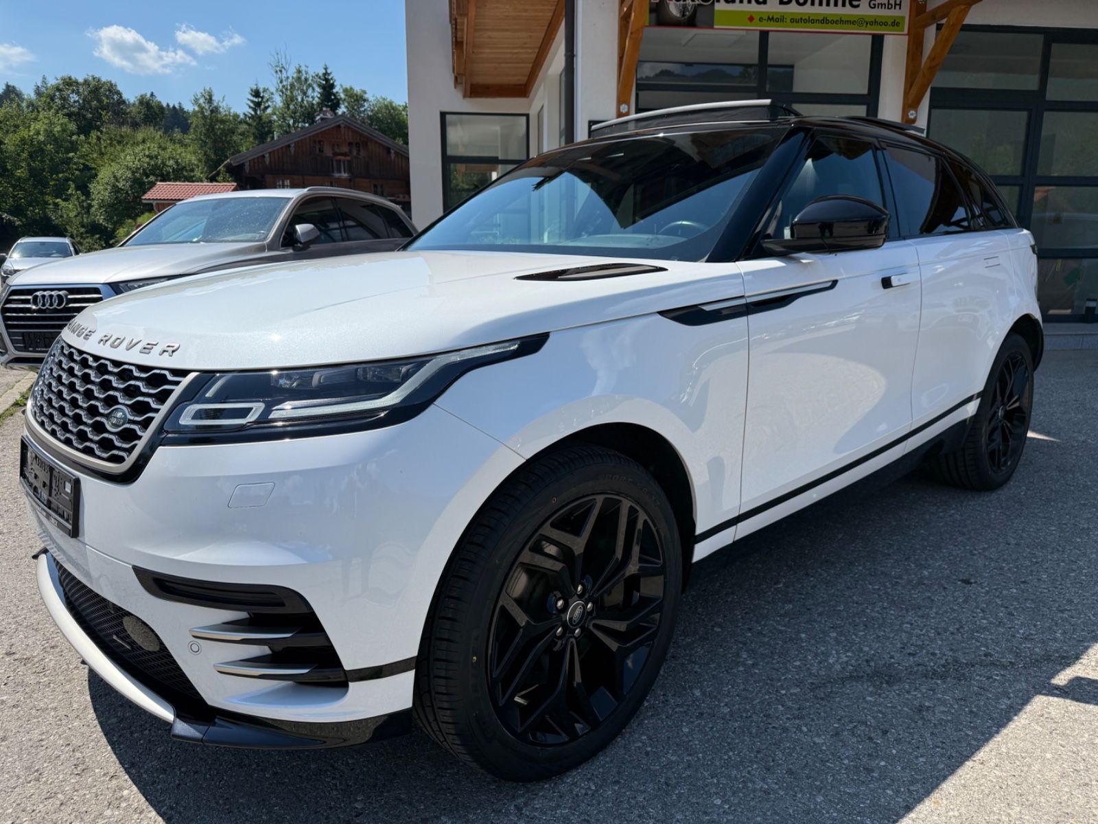 Range Rover Velar D300 Auric Edition - Samsaru's Car Outlet