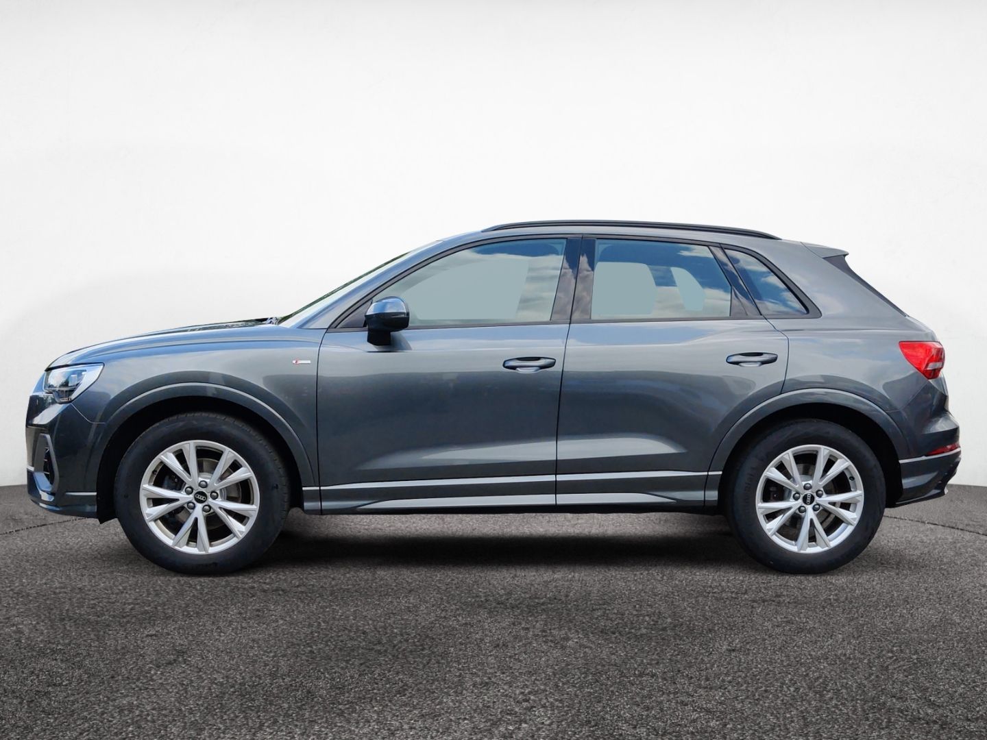 Audi Q3 35 TDI S line quattro - Samsaru's Car Outlet
