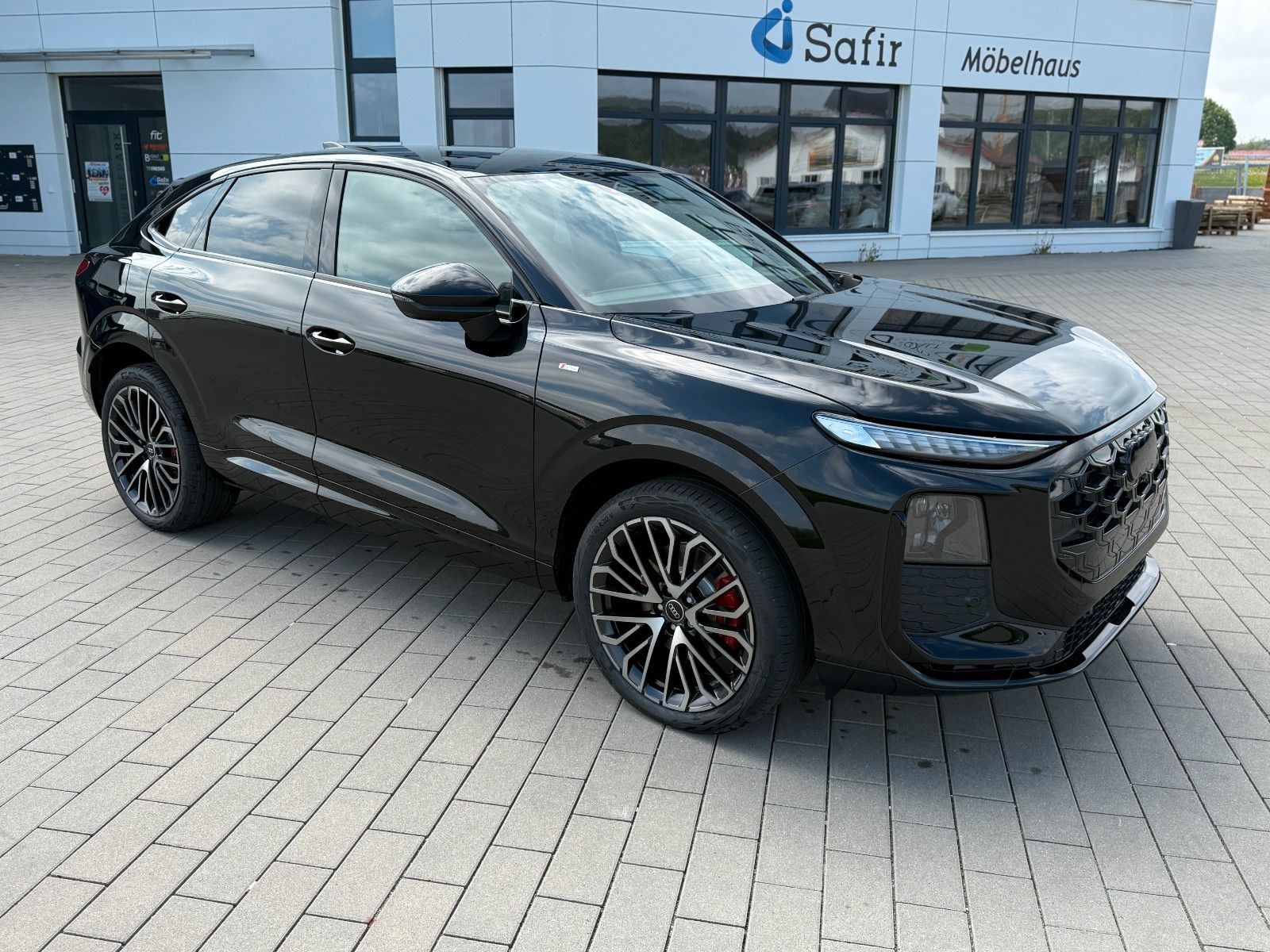 Audi Q3 Sportback S-LINE quattro+AHK+PANO+SONOS