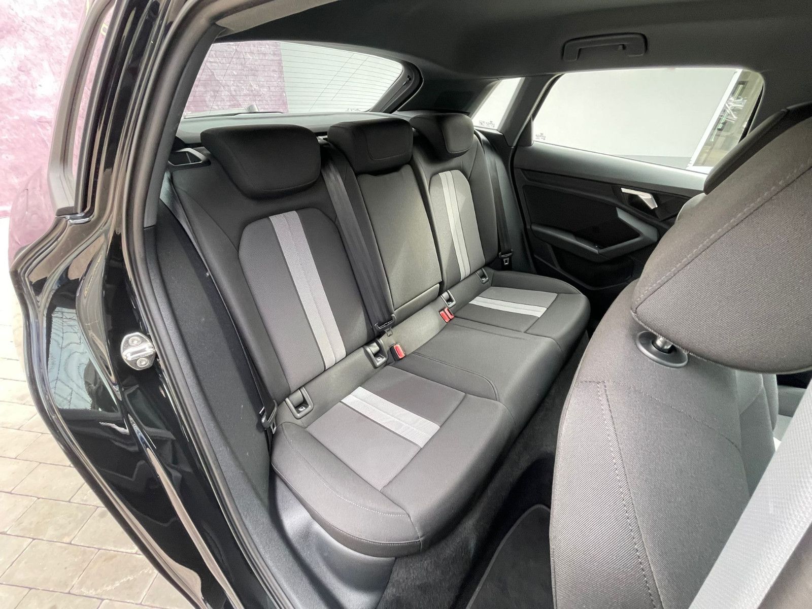 Audi A3 Spb 35 TDI S-tronic S-Line Nav LED Assist 17"