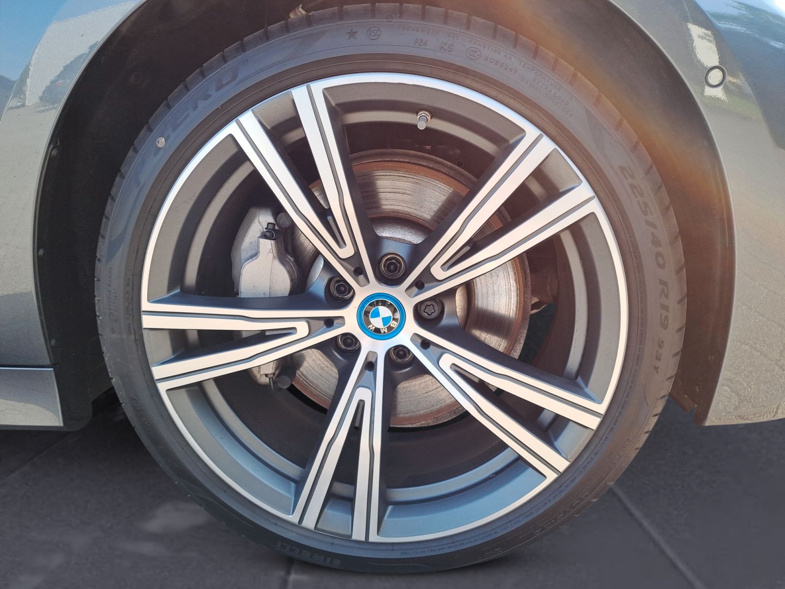 BMW 330e xDrive Touring - Samsaru's Car Outlet