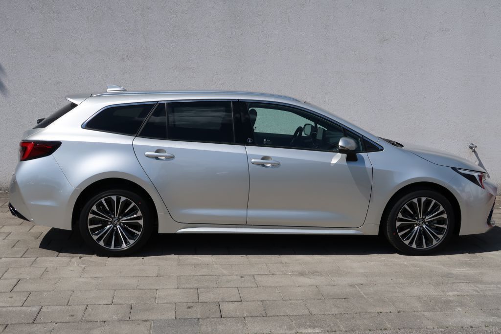 Toyota Corolla 2.0 Hybrid Touring Sports Team Deutschla