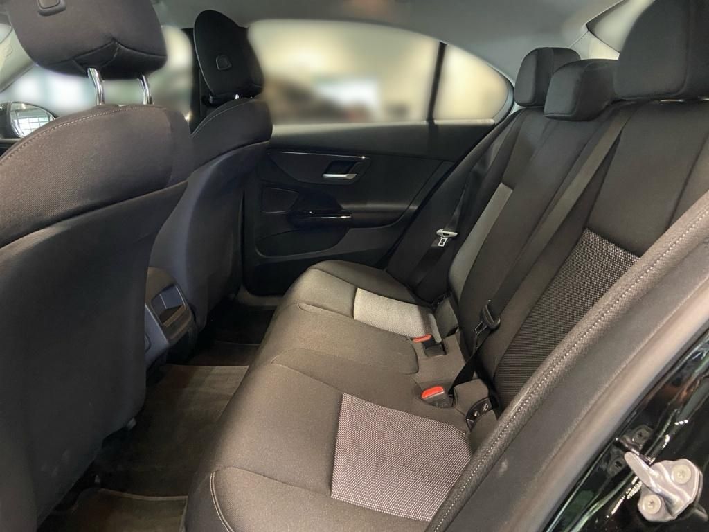 Mercedes-Benz C 180 - Samsaru's Car Outlet