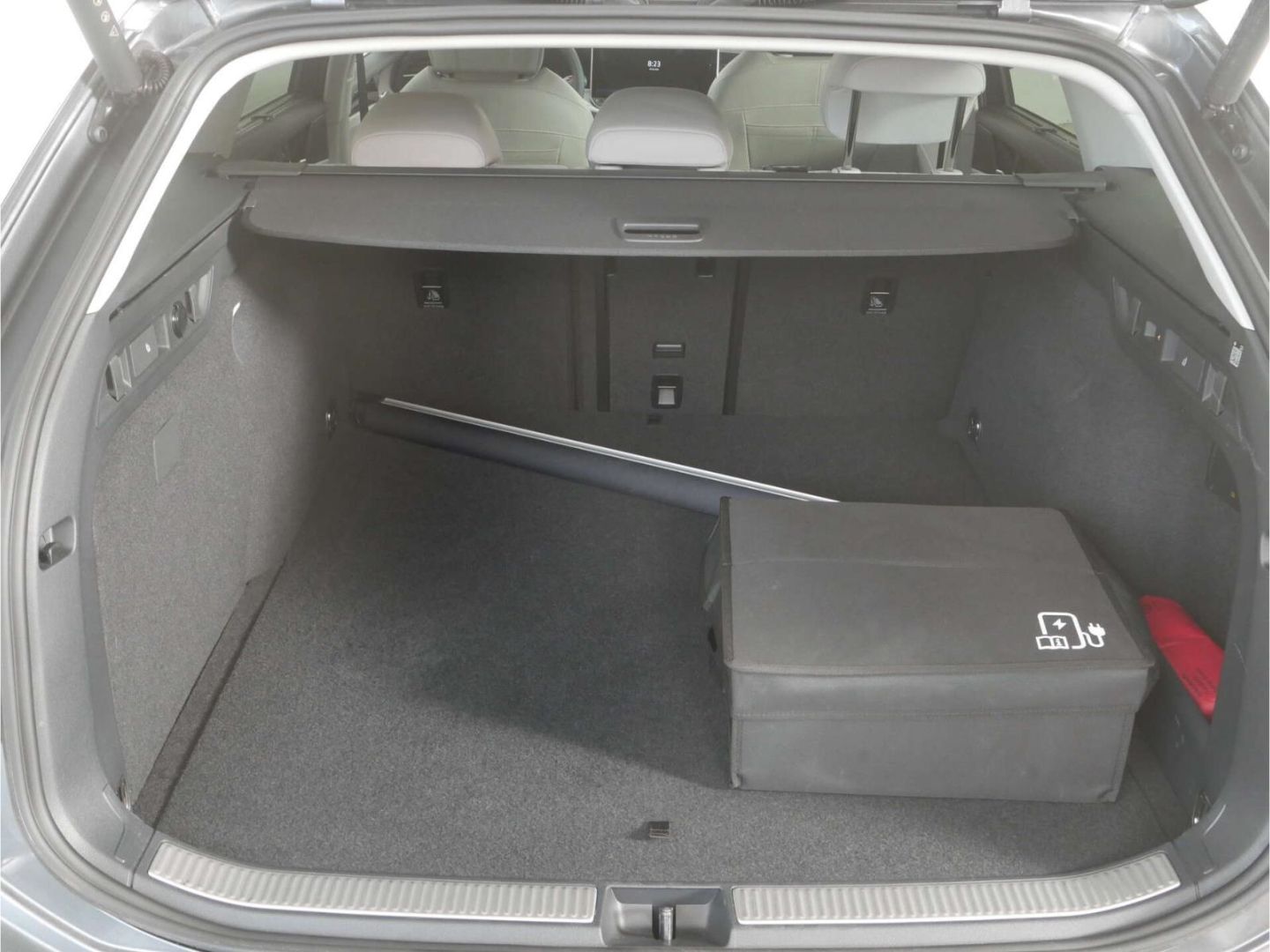 Volkswagen Passat 1.5 eHybrid Elegance DSG AHK/Leder/Matrix