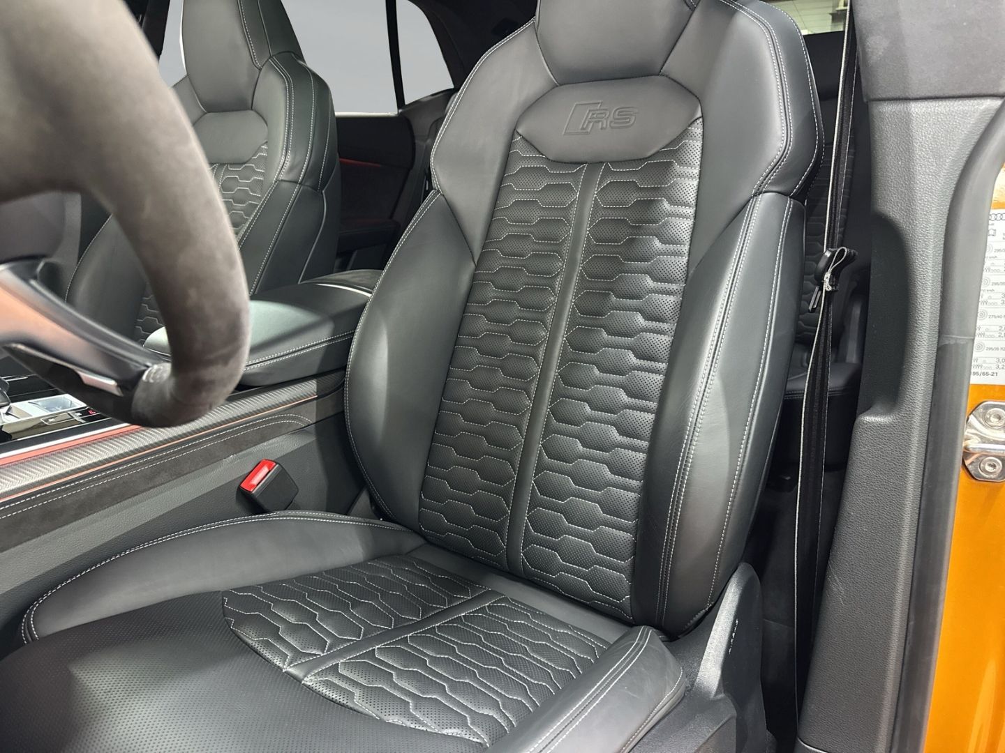 Audi RSQ8 qu tiptro 360°+AHK+HuD+Keramik+Pano+Sthz