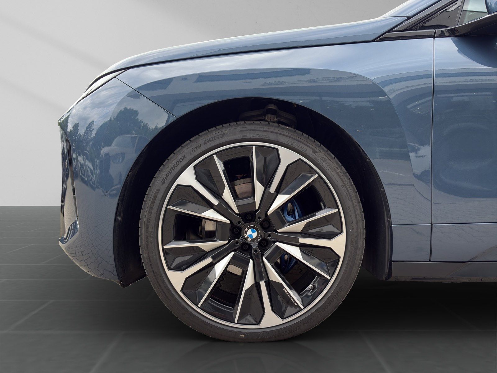 BMW iX xDrive60 M Sport Luftf.Aktivl. 23"B&W Leder A