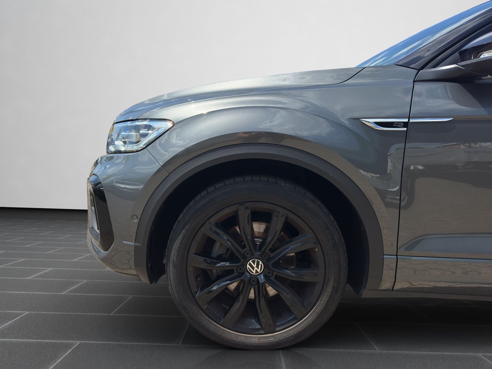 Volkswagen T-Roc R-Line 2.0 TSI DSG - Samsaru's Car Outlet
