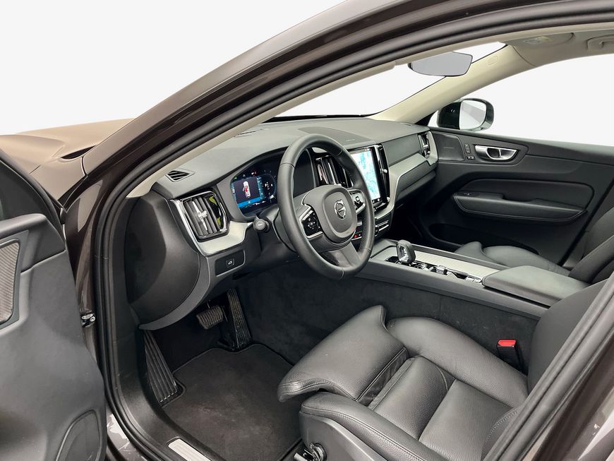 Volvo XC60 B4 AWD Plus-Dark Aut PilotAssist BLIS Leder