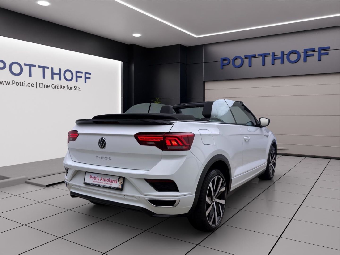 Volkswagen T-Roc 1.5 TSI DSG R-LINE - Samsaru's Car Outlet