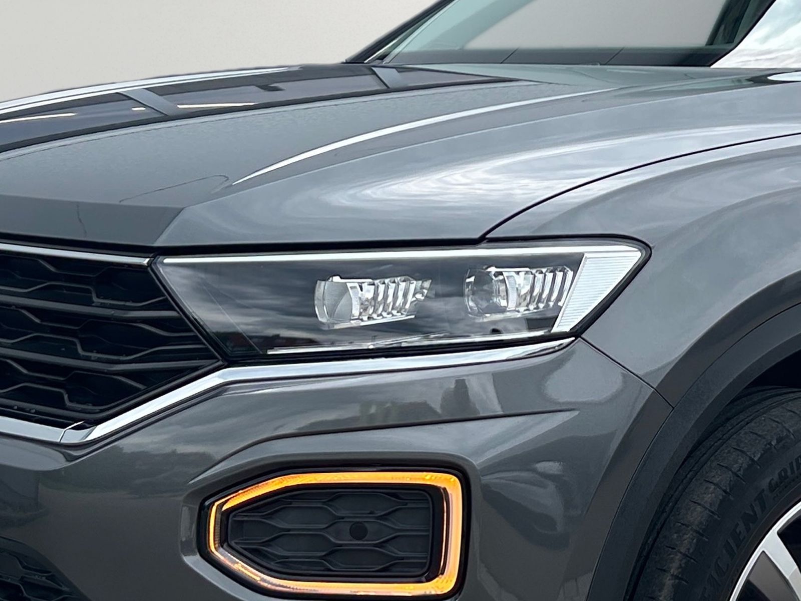 Volkswagen T-Roc 2.0 TDI Style - Samsaru's Car Outlet