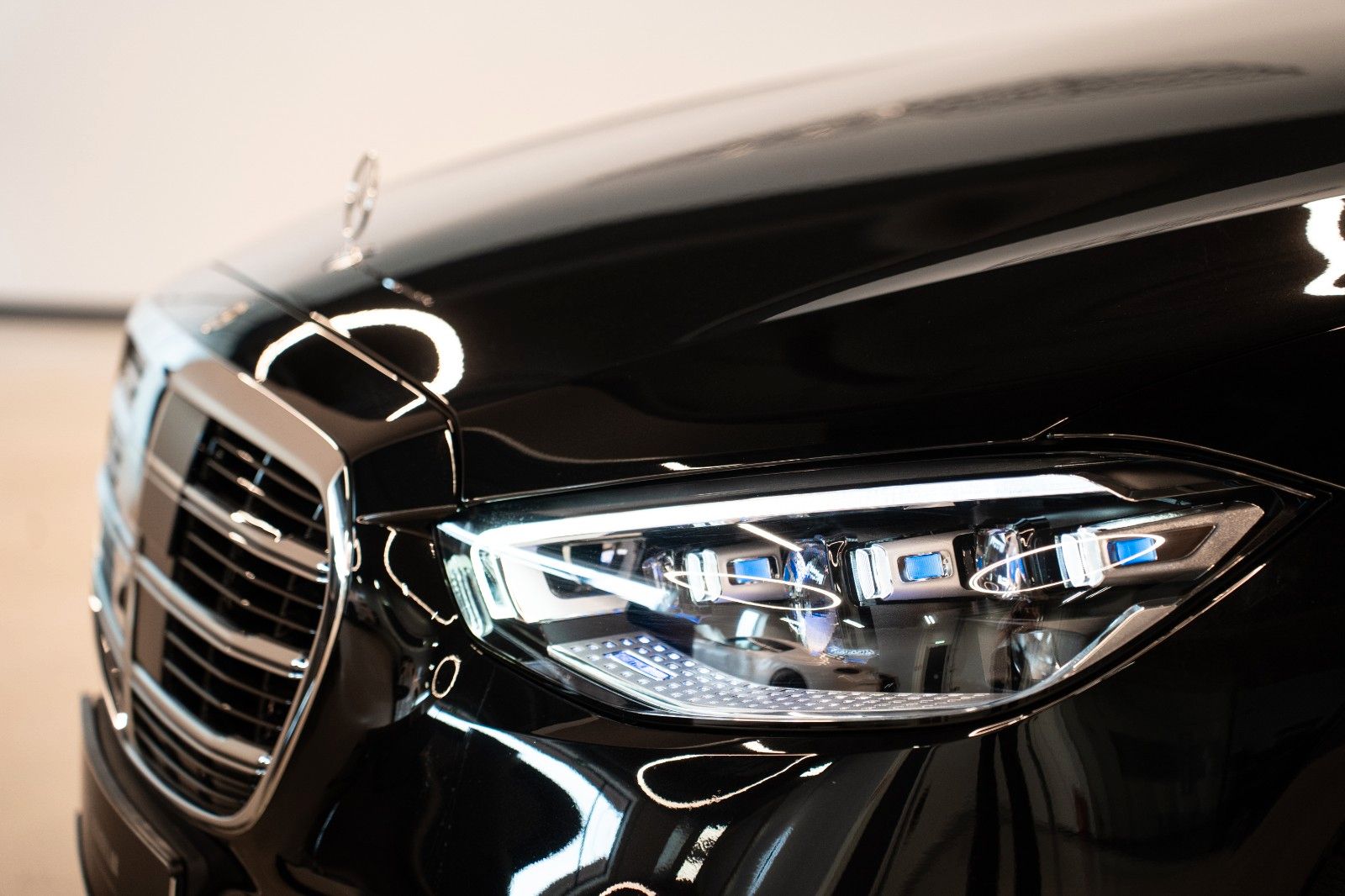 Mercedes-Benz S Burmester - Samsaru's Car Outlet