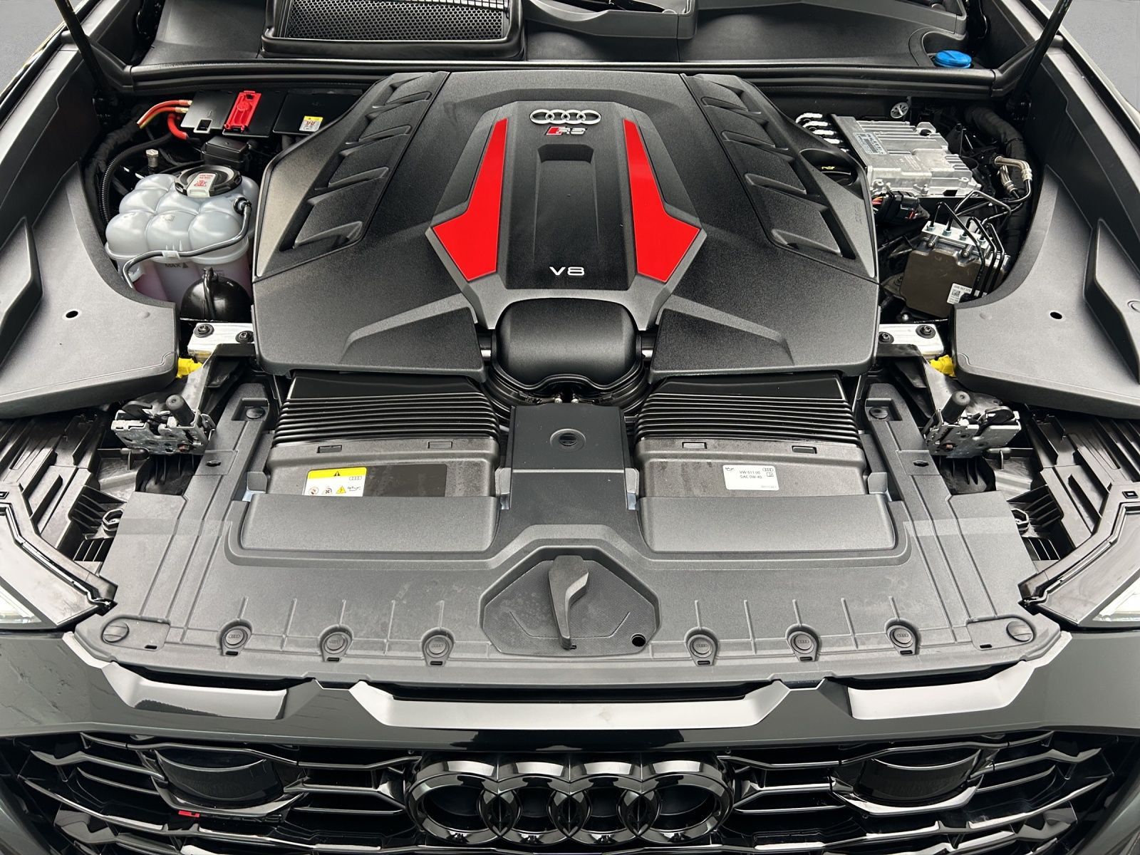 Audi RS Q8*Keramik*305 km/h*B&O*HUD*Pano*Standh*Matri