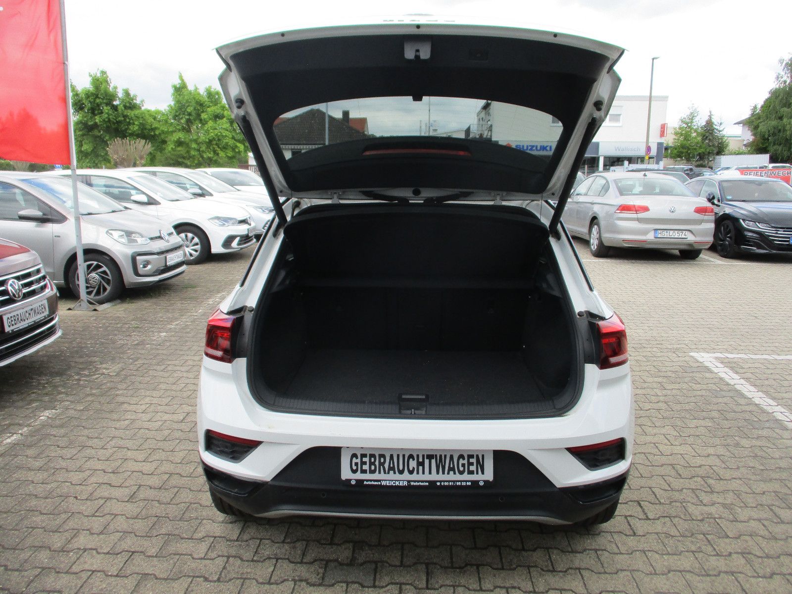Volkswagen T-Roc Sport - Samsaru's Car Outlet