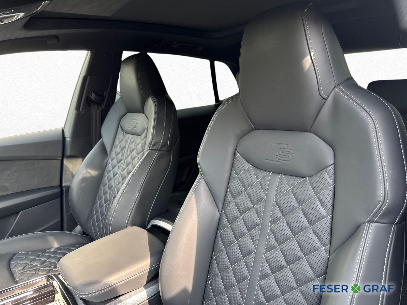 Audi Q8 SUV TFSI e 60 quattro - Samsaru's Car Outlet
