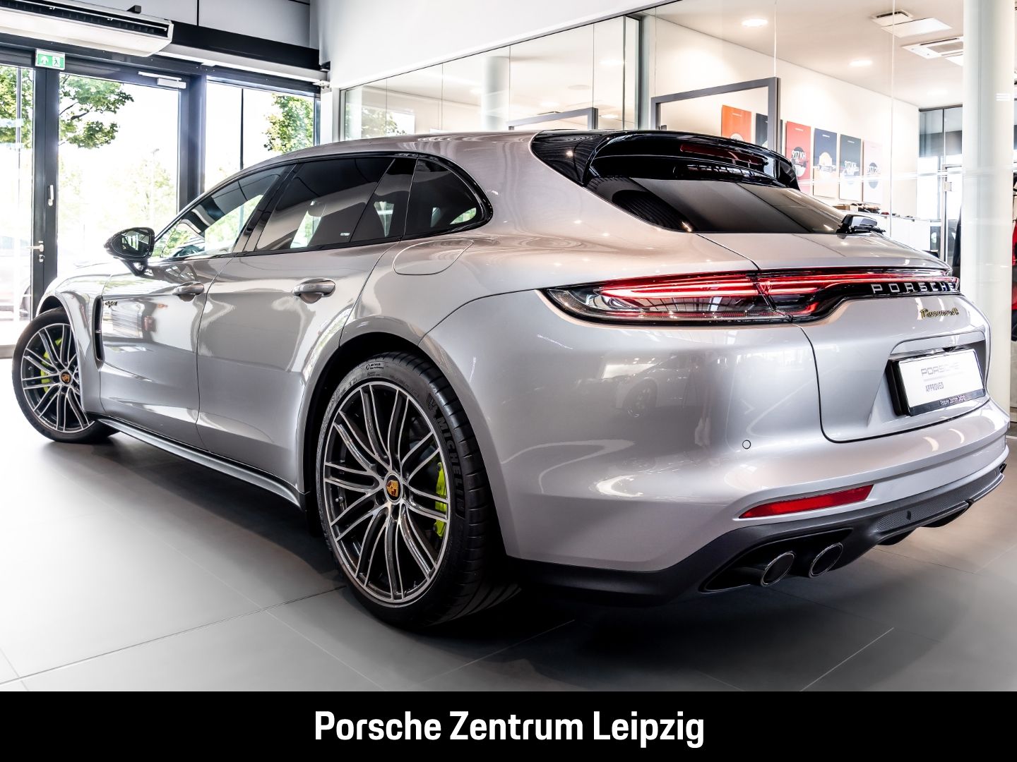 Porsche Panamera E-Hybrid Sport Turismo Platinum Edition