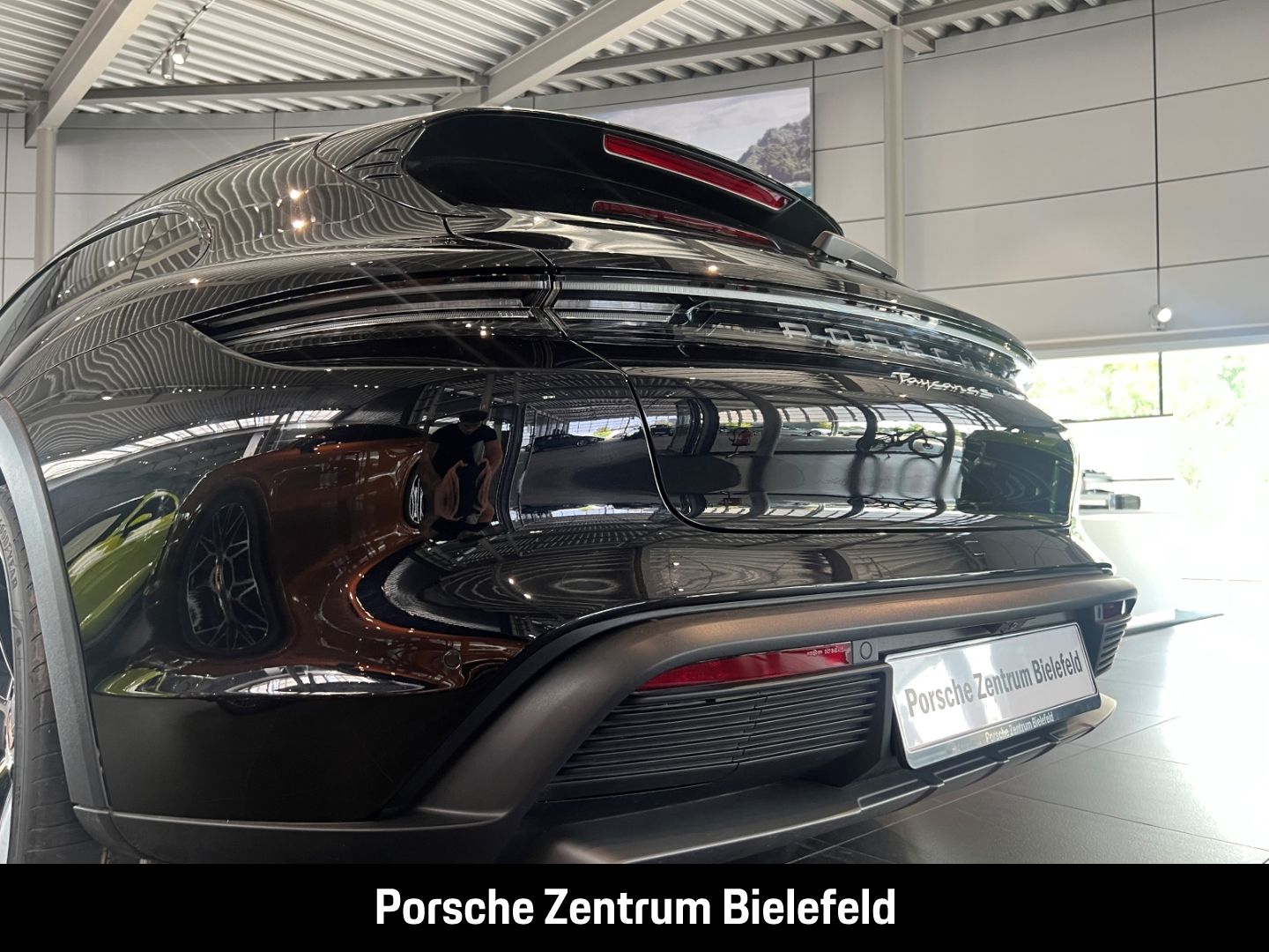 Porsche Taycan 4S Cross Turismo Panoramadach LED-Matrix
