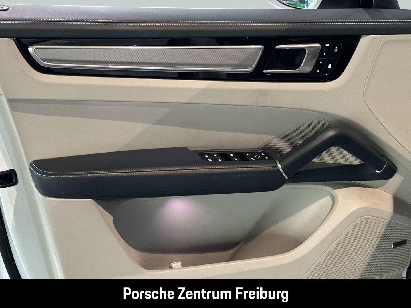 Porsche Cayenne E-Hybrid Coupe Platinum Edition Head-Up