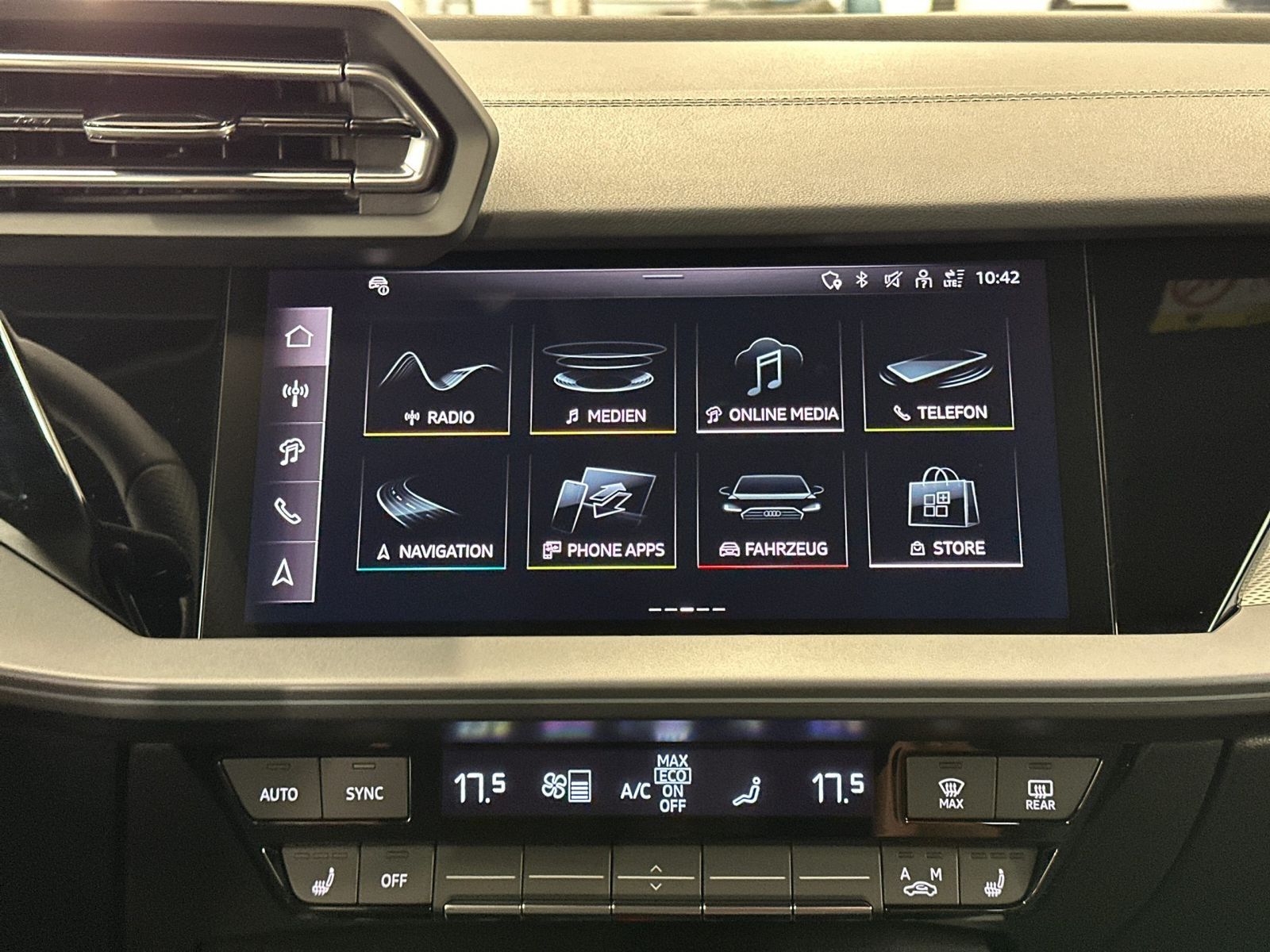 Audi A3 Sportback 35 TFSI S line - Samsaru's Car Outlet