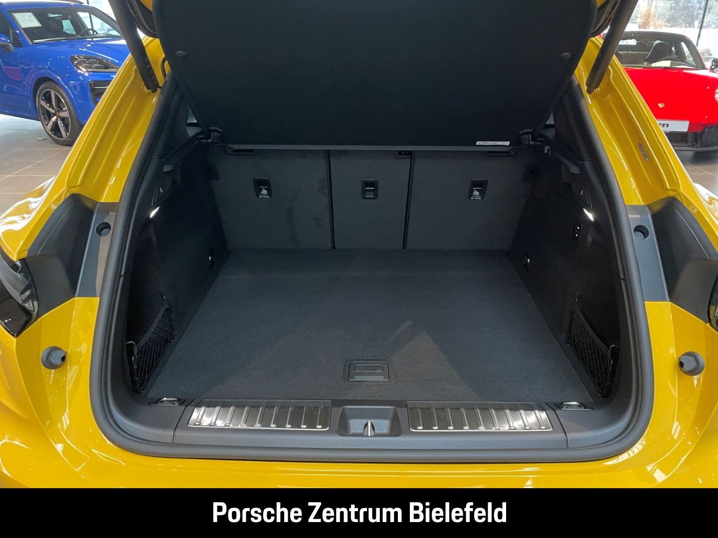 Porsche Macan 4 Offroad-Design LED-Matrix Surround-View